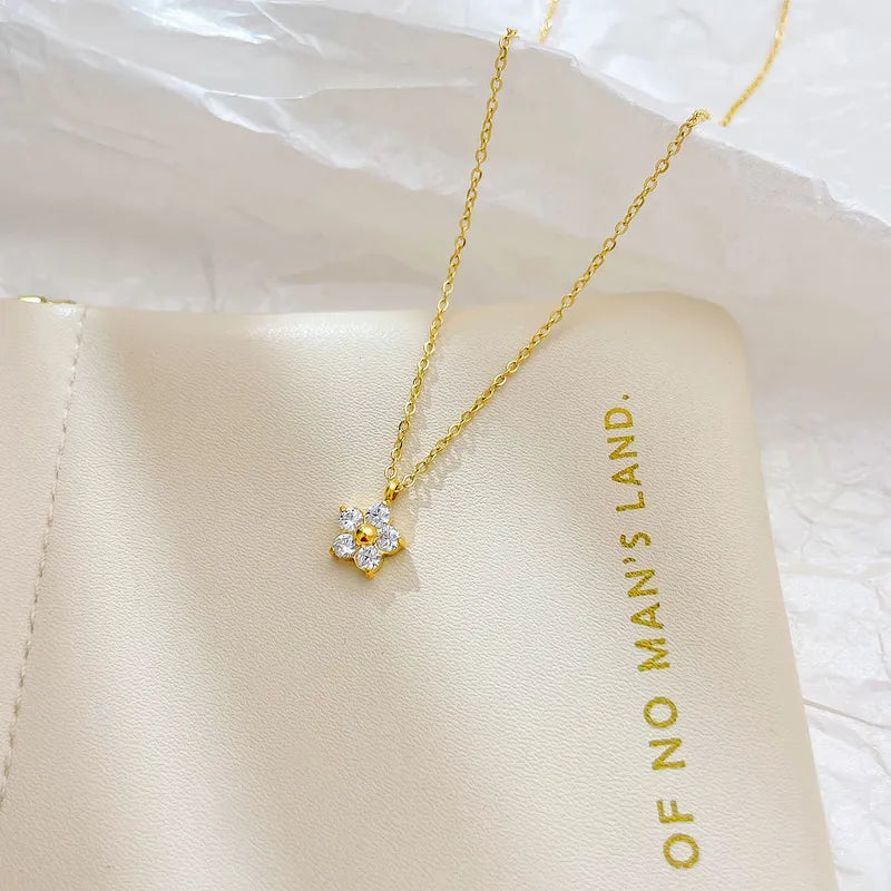 Collares Alhena
