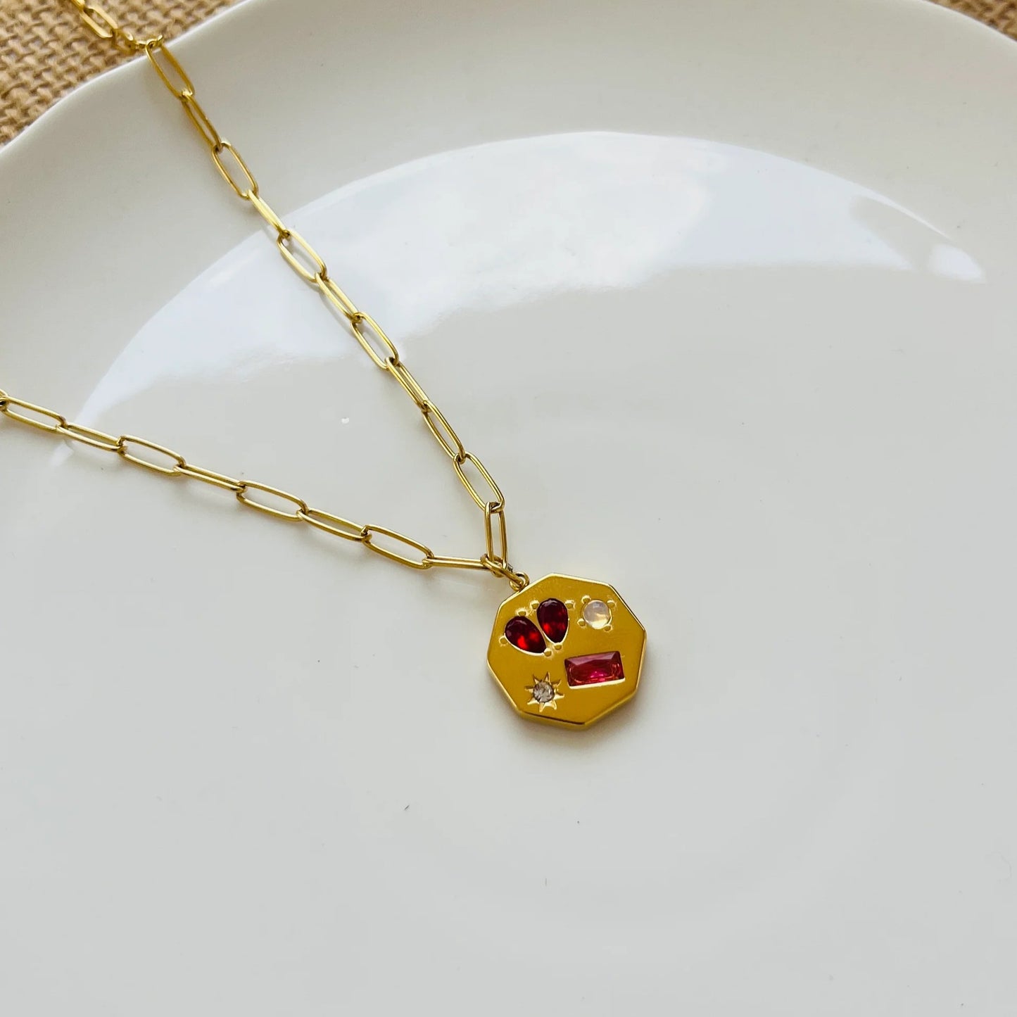 Collar Sheqis