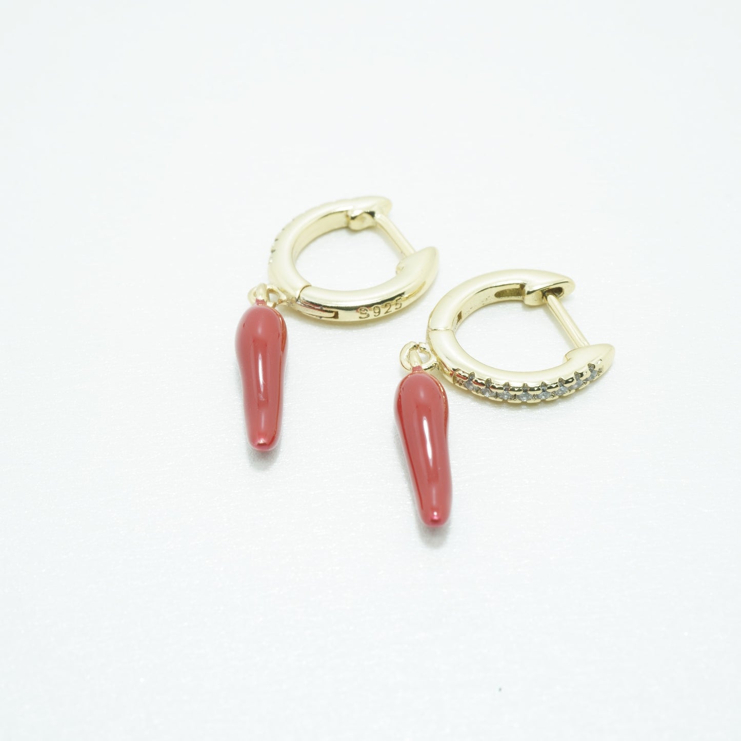 Aretes de Chile Rojo Plata 925 Chapado en Oro 14K