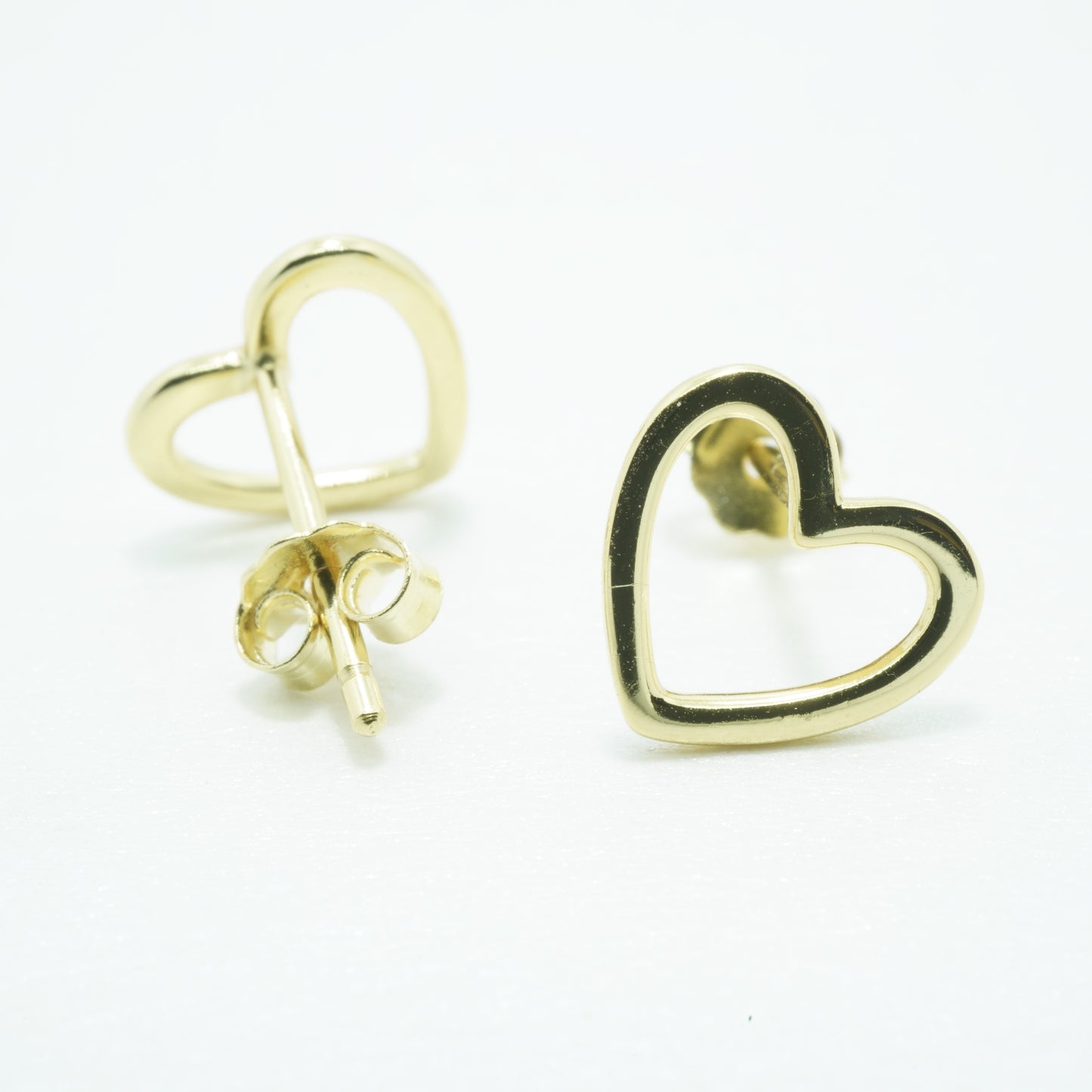 Aretes Silueta Corazón Plata 925 Chapado en Oro de 18K