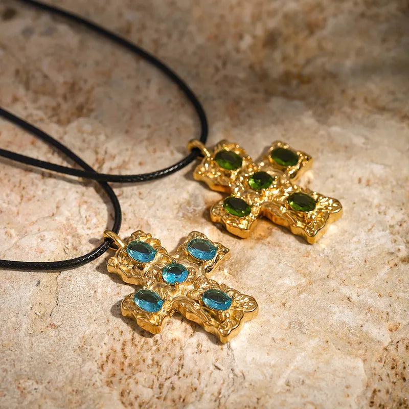 Collares Crux Invicta