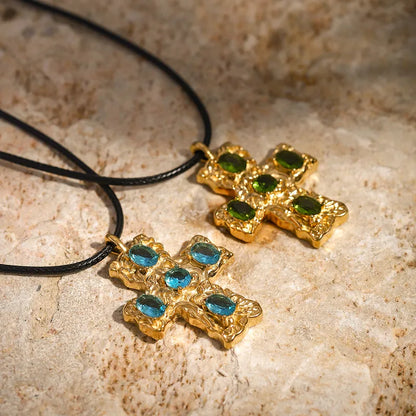 Collares Crux Invicta