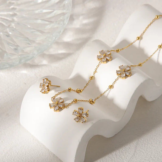 Conjunto de Collar y Aretes Fiorella
